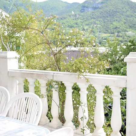 De Maison A Holiday home Nyons